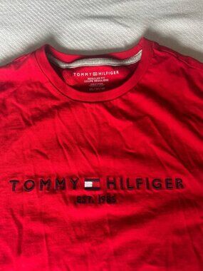 Tommy Hilfiger Red Classic T-Shirt Men’s Size XS